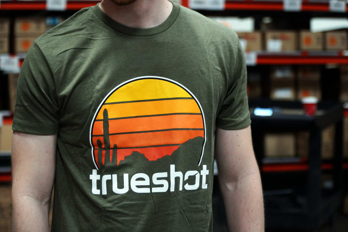 True Shot - Sunset Retrowave - T-Shirt
